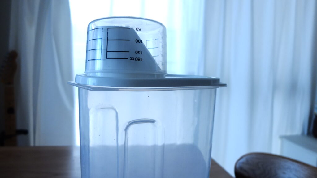 透明なポリエステル容器の米びつ